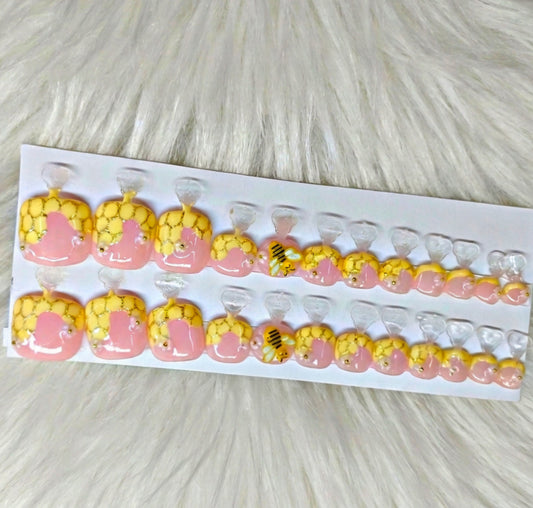 Sweet as Honey Toenails
