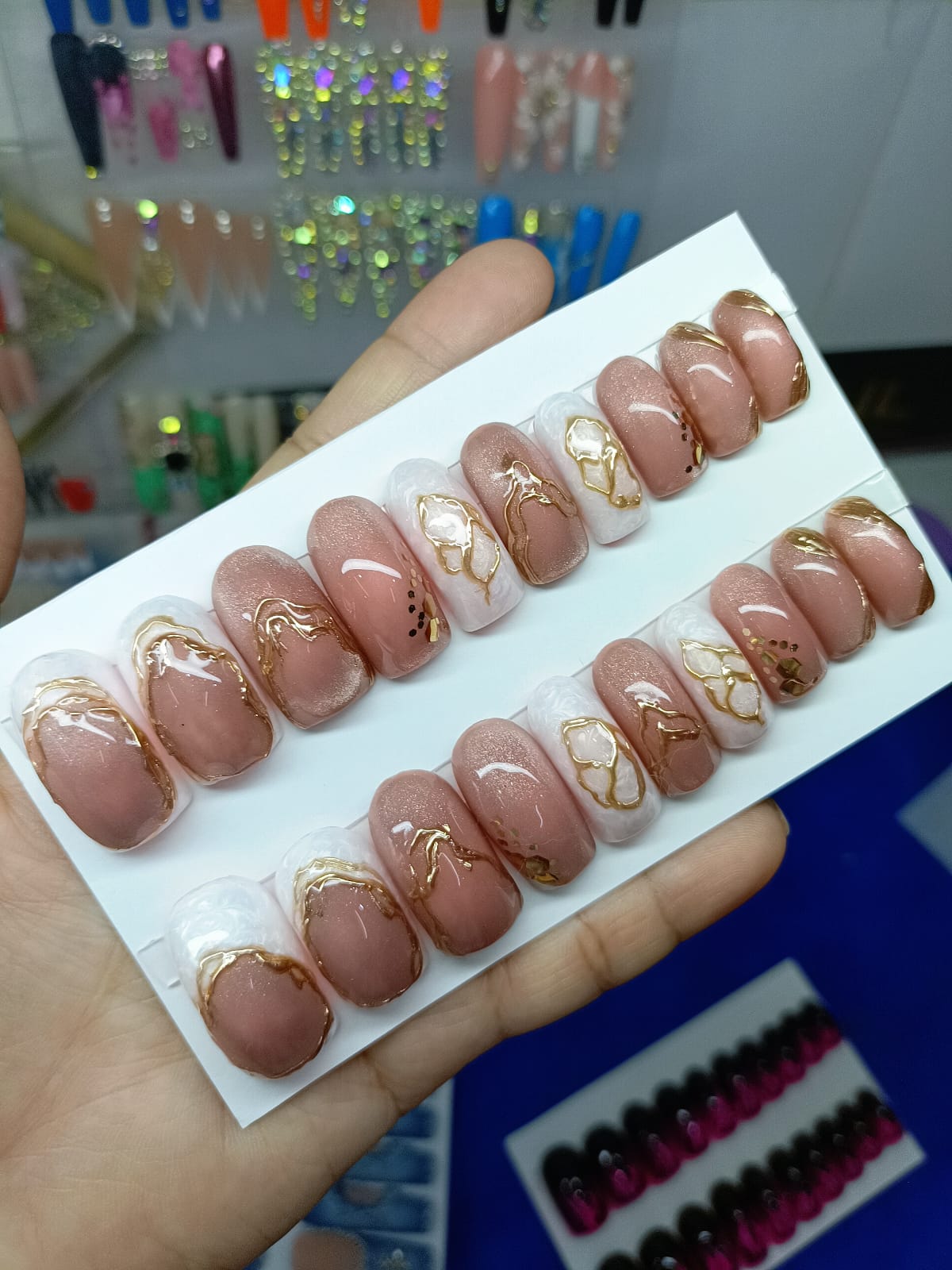 Custom Nails Teia