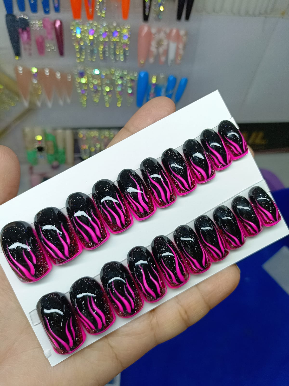 Custom Nails Teia