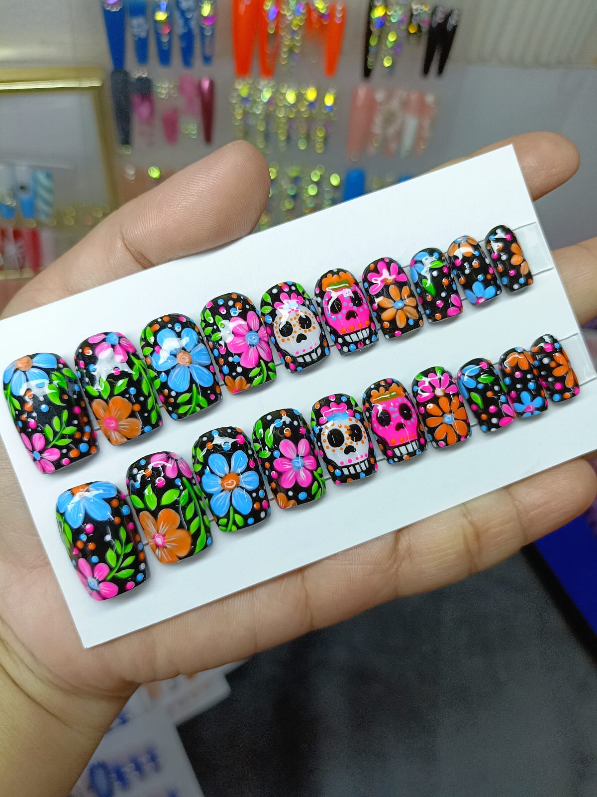 Custom Nails Teia