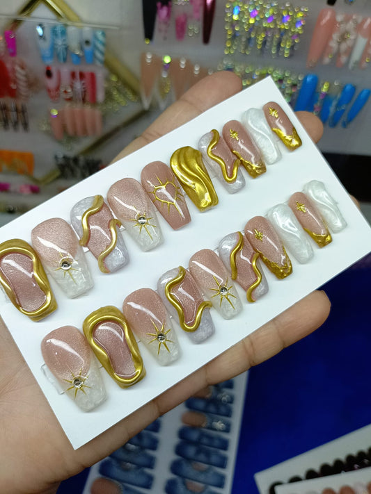 Custom Nails Teia